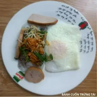Hình ảnh Bánh cuốn trứng tái đầy đủ