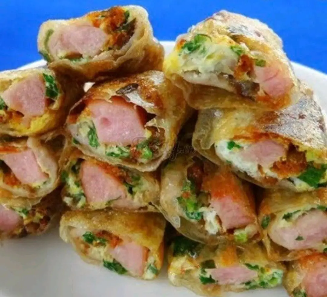 Hình ảnh Bánh tráng chiên xúc xích 