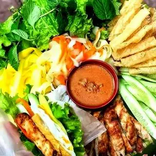 Hình ảnh Nem nướng và trà chanh