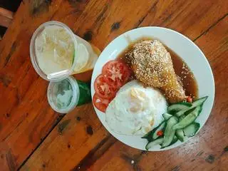 Hình ảnh Combo cơm đùi gà sốt me, trứng ốp và và 01 ly nước