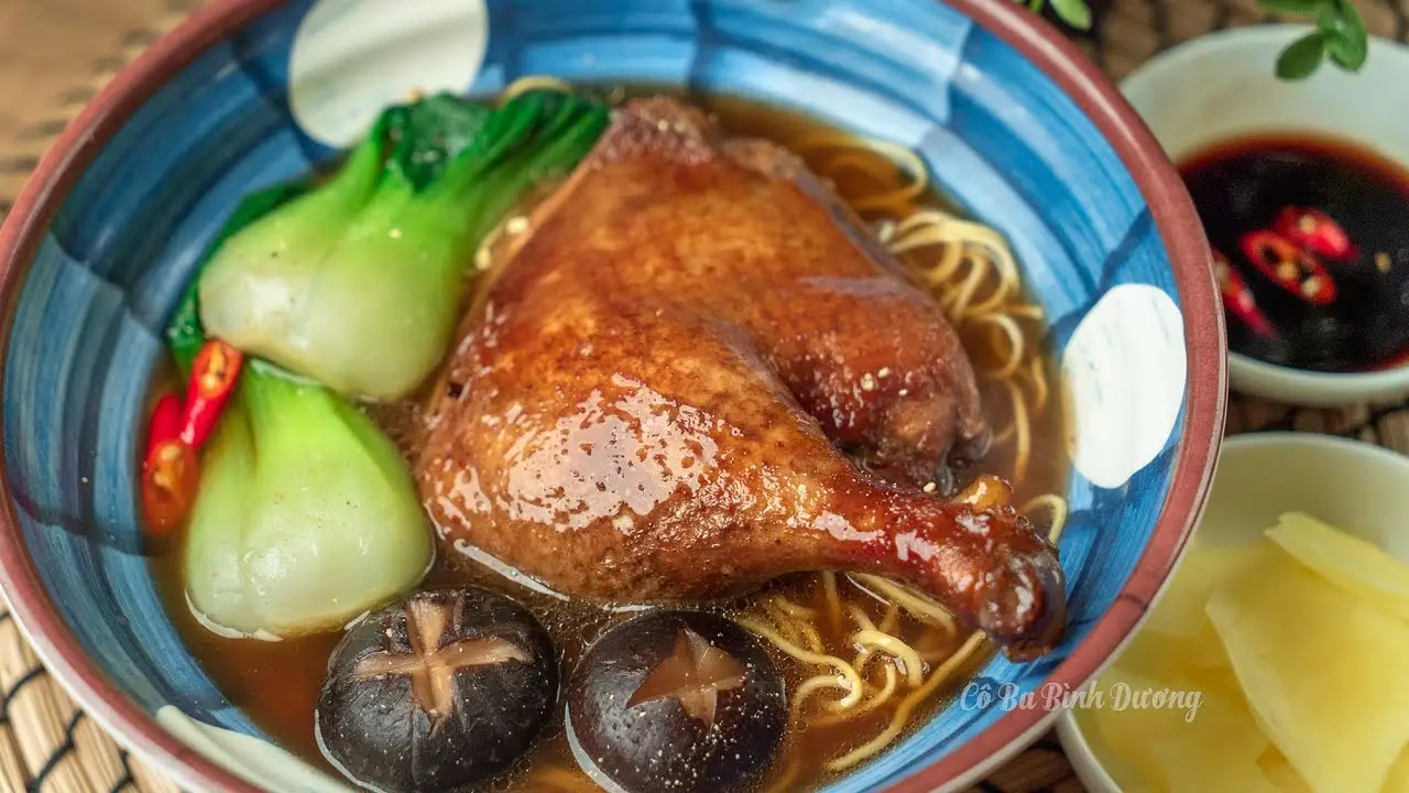Hình ảnh Mì Vịt Tiềm Tô Lớn 