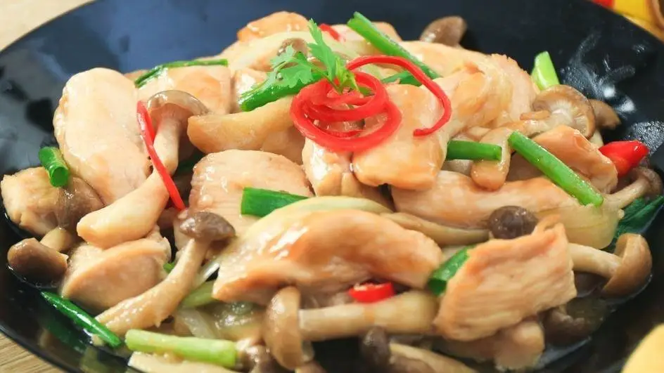 Hình ảnh Cơm rang gà xào nấm