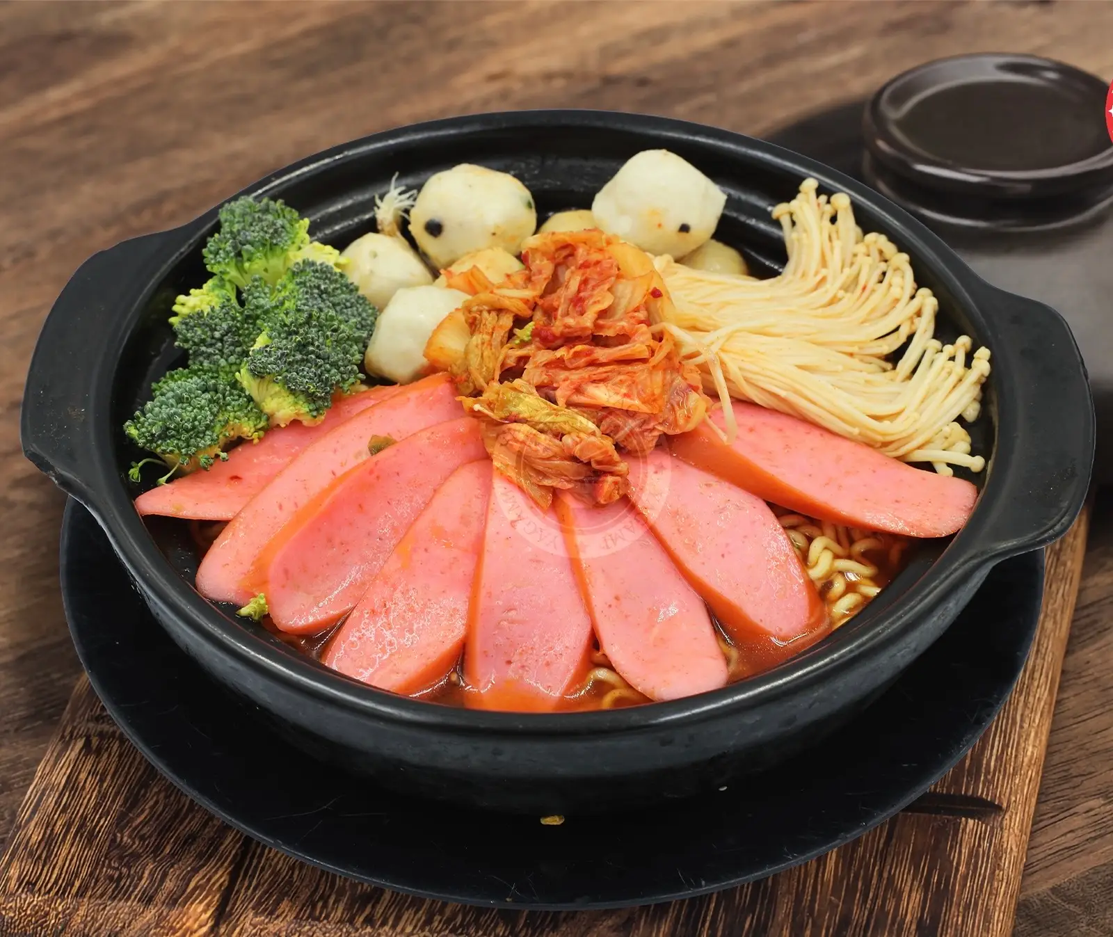 Hình ảnh Mỳ cay xúc xích