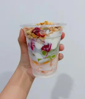 Hình ảnh Trái cây tươi dầm sữa chua