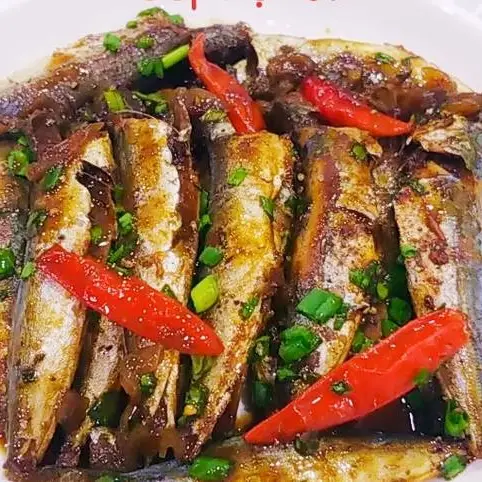 Hình ảnh cơm cá nục kho tiêu 
