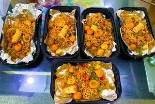 Hình ảnh mì trộn indo đặc biệt 