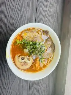 Hình ảnh Bún Bò "Bộ Ba Quyền Lực"