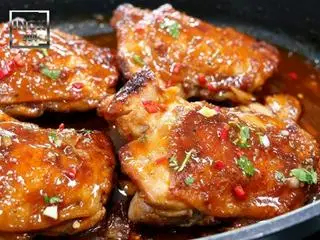 Hình ảnh cơm + ức gà chiên nước mắm