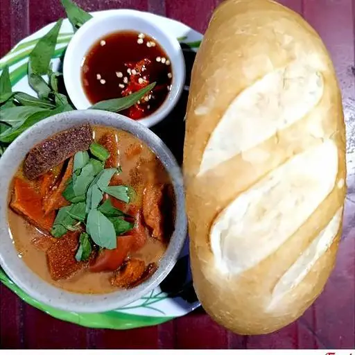 Hình ảnh Bánh mì+ Phá lấu Bò 80g