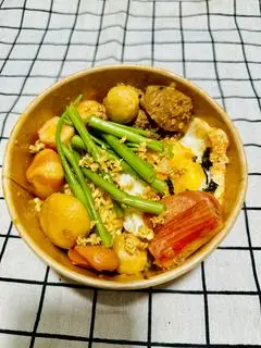 Hình ảnh Mì trộn thập cẩm sốt tomyum