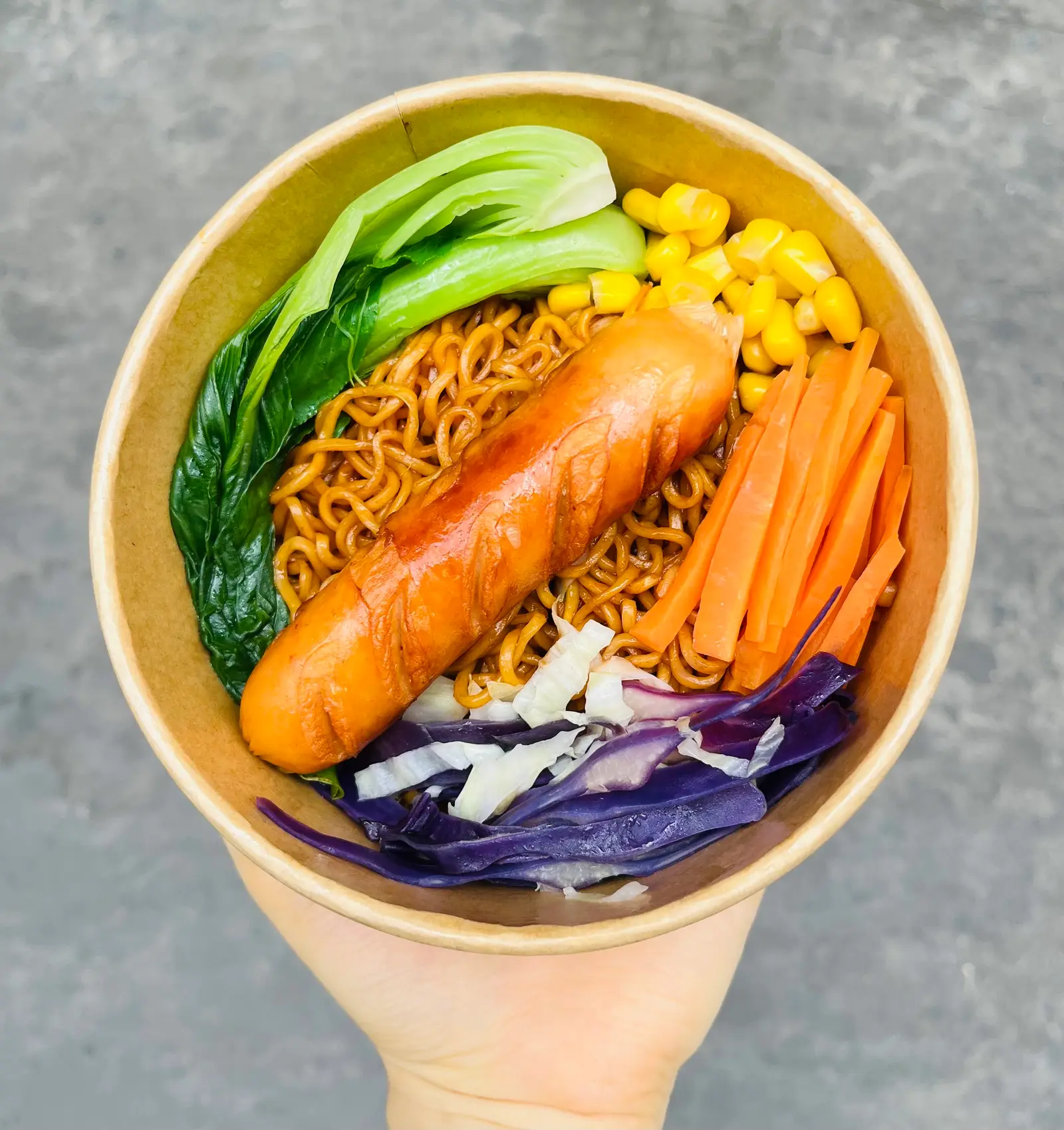 Hình ảnh Mì trộn Xúc xích tặng 1 ly trà tắc
