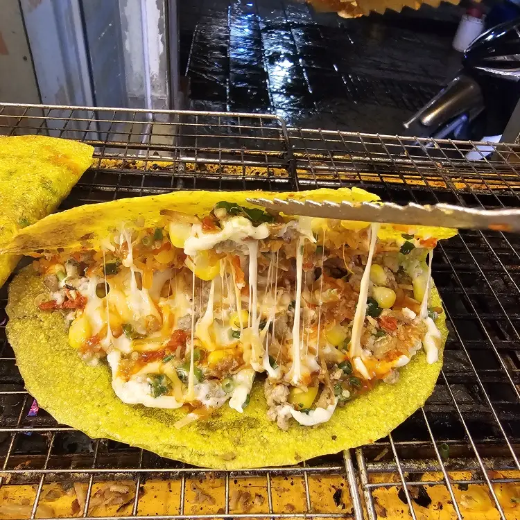 Hình ảnh Bánh tráng nướng phô mai sợi