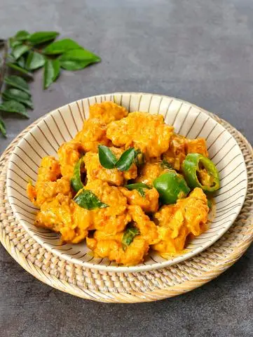 Hình ảnh Gà sôt trứng muối tan chảy 