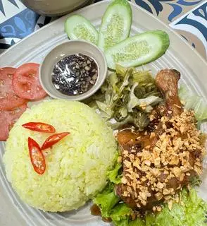 Hình ảnh Cơm gà đùi nhỏ - có canh