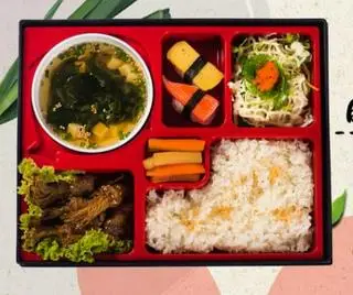 Hình ảnh Bento Bò Cuốn Nấm Kim Chi