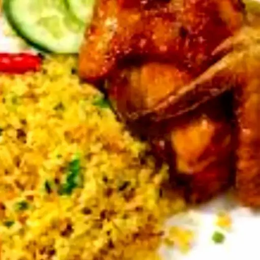 Hình ảnh Cơm Chiên Cánh Gà Xối Mỡ 