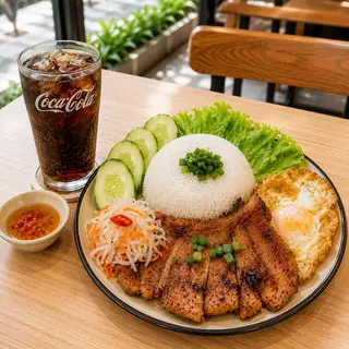 Hình ảnh Cơm Tấm Sườn | 1 Coca Cola