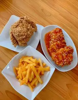 Hình ảnh gà miếng chiên giòn +gà miếng sốt cay +khoai tây lắc
