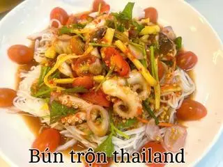 Hình ảnh Bún trộn hải sản thailand