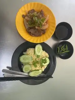 Hình ảnh Cơm bò xào củ hành