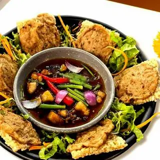 Hình ảnh Cơm cháy cá thác lác kho quẹt