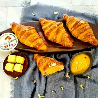 Hình ảnh Croissant Trứng Muối