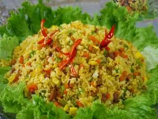 Hình ảnh cơm chiên dương châu trứng thịt bằm