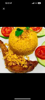 Hình ảnh Cơm Đùi Gà Mắm Tỏi