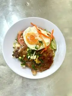 Hình ảnh Cơm sườn ốp la