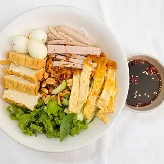 Hình ảnh Bún Nước Tương Đậu Hủ, Chả Lụa, Trứng Cút, Trứng Chiên