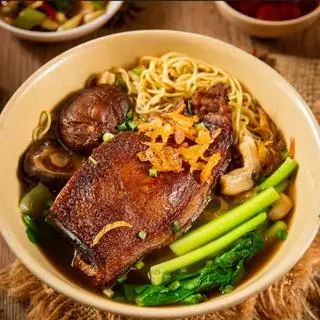 Hình ảnh Mì Vịt Tiềm Má Đùi - Nước