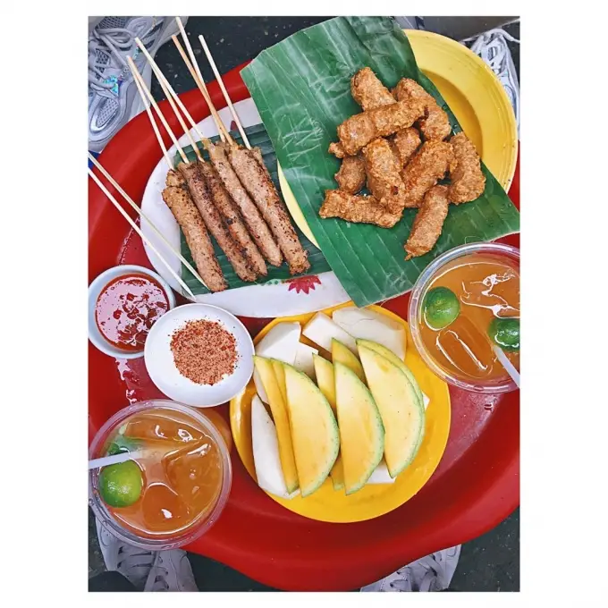 Hình ảnh Nem Chua Nướng