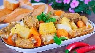 Hình ảnh Bánh Mì Sườn Nấu Xí Muội