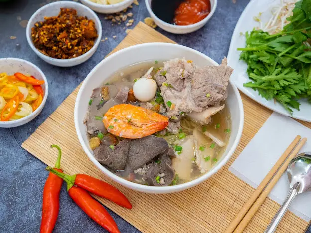 Hình ảnh Mì thập cẩm sườn sụn