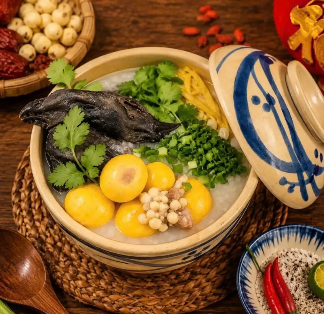 Hình ảnh Cháo gà + trứng gà non + 1 con bào ngư 