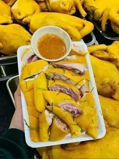 Hình ảnh Gà ủ muối hoa tiêu nửa con không đầu - không chặt