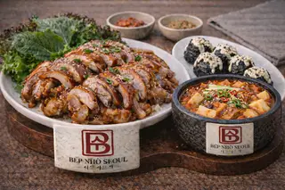 Hình ảnh Combo 4: Thịt chân giò hầm, cơm nắm cá ngừ, canh kim chi