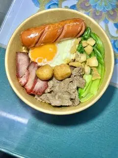 Hình ảnh Mì trộn full topping + 1 chai sâm lạnh đường phèn
