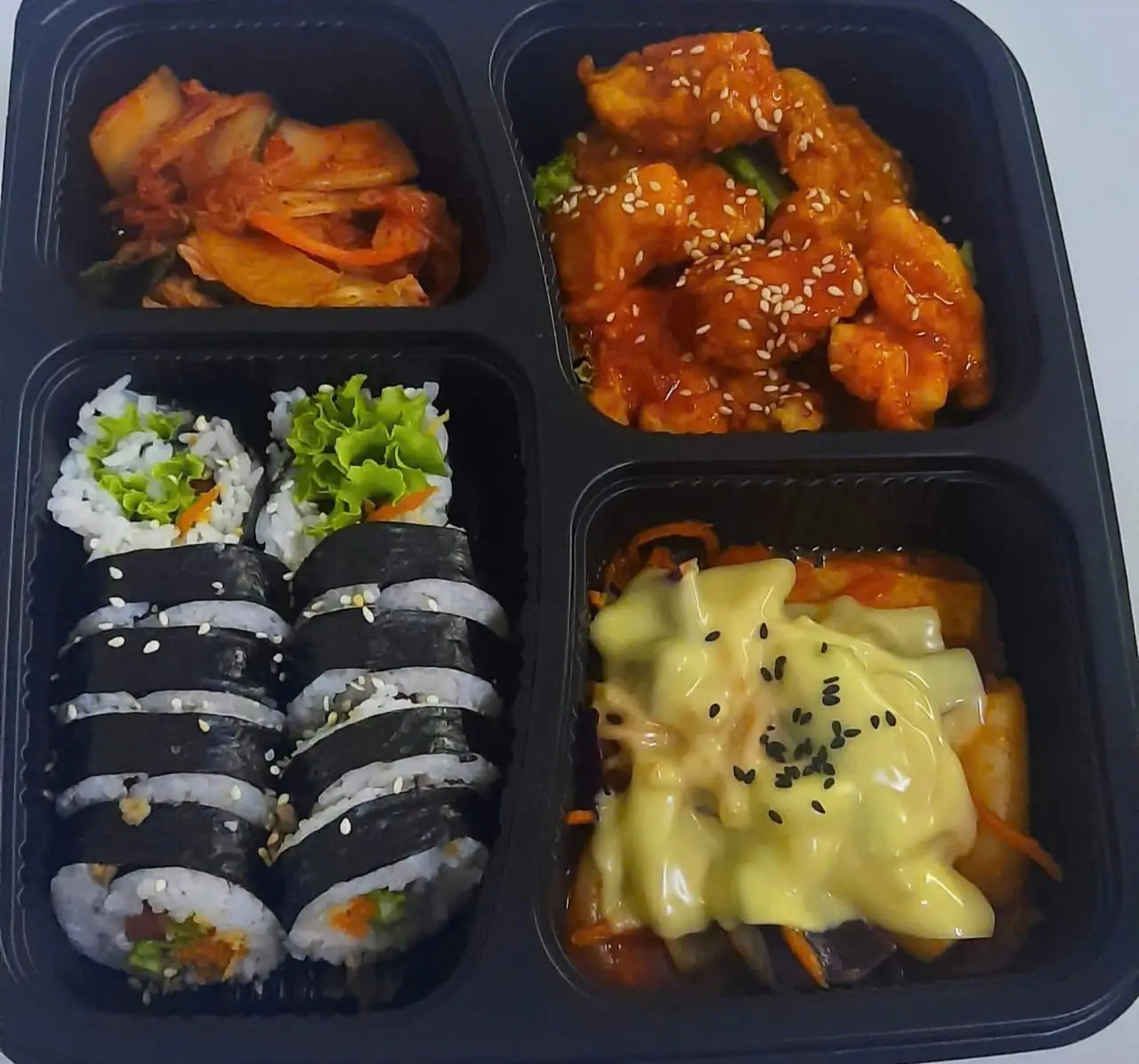Hình ảnh Set L2 (Gà Sốt Cay + Kimbab Bò + Tokbokki Truyền thống phô mai miếng + kim chi thêm 