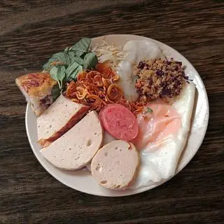 Hình ảnh Bánh cuốn trứng lòng đào