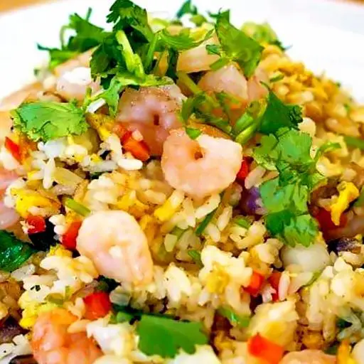 Hình ảnh Cơm dương châu cari tôm