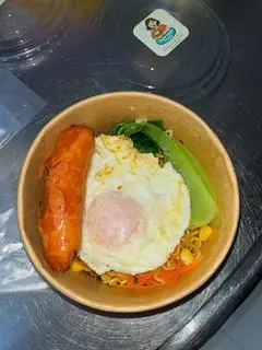 Hình ảnh Mì trộn Goreng - trứng - xúc xích