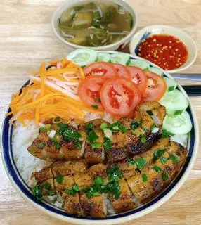 Hình ảnh Cơm Tấm Ba Rọi Rim Mắm ( Món Mới )