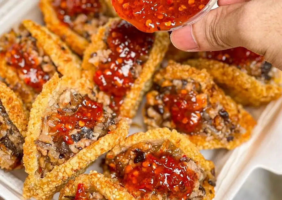 Hình ảnh Combo 5 Cái Xôi Chiên Nhân Thịt + Sụn Gà Chiên Lắc Phô mai - 2 hũ sốt + TẶNG 1 ly Coca