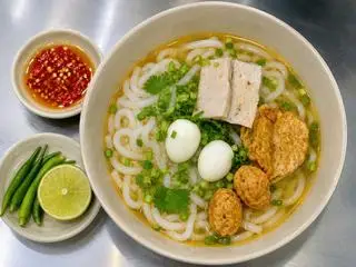 Hình ảnh Bánh canh chả cá + trứng cút