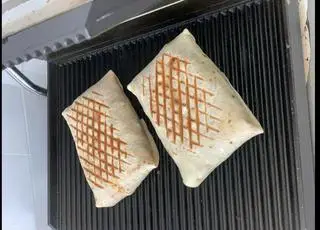 Hình ảnh Tacos gà xù + trứng 