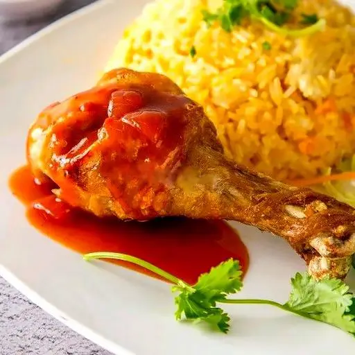 Hình ảnh Cơm dương châu đùi gà nước mắm