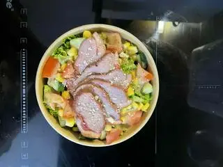 Hình ảnh Salad Lườn Ngỗng Hun Khói 