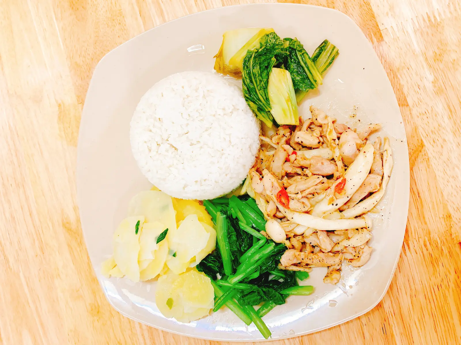 Hình ảnh Cơm gà xào nấm