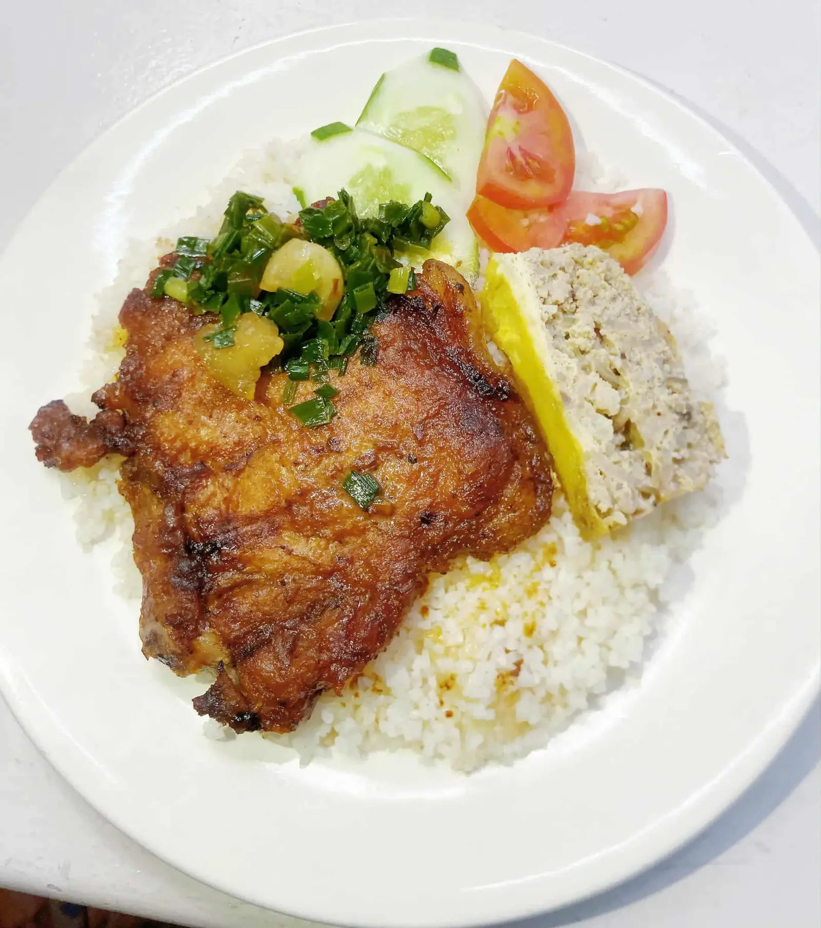 Hình ảnh Cơm tấm sườn nướng - chả đặc biệt